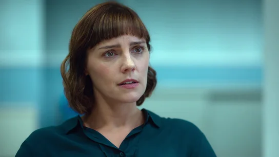 Beth, arriesgando todo por Tom: miente a la policía con tal de proteger a su marido… ¿la descubrirán? Beth, arriesgando todo por Tom: miente a la policía con tal de proteger a su marido… ¿la descubrirán?