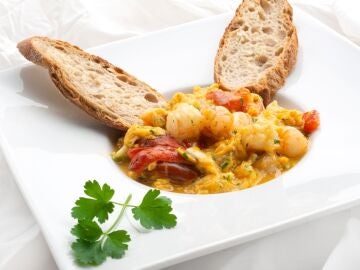 Revuelto de pimientos y langostinos, una combinaci&oacute;n exquisita de Karlos Argui&ntilde;ano