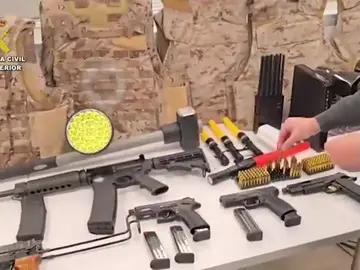 Material incautado a los responsables de los vuelcos en Andalucía Material incautado a los responsables de los vuelcos en Andalucía