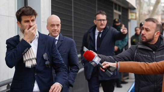 Gerard Piqu&eacute; sale del juzgado de Majadahonda (Madrid)