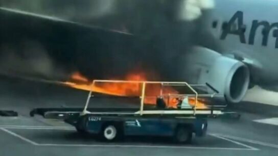 Incendio del avi&oacute;n