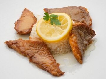 Gallo con salsa de lim&oacute;n