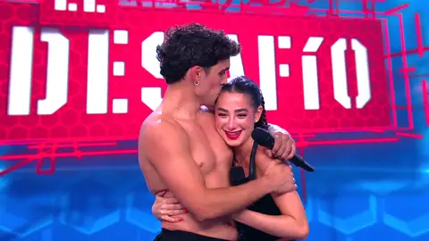 El beso de Isaak Belk a Lola Lolita tras su pole dance juntos en El Desafío: "Su mayor fan soy yo" El beso de Isaak Belk a Lola Lolita tras su pole dance juntos en El Desafío: "Su mayor fan soy yo"