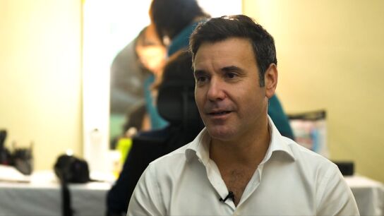 Miquel Fern&aacute;ndez nos presenta a C&eacute;sar Castro su personaje en la serie