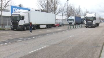 Roban a camioneros