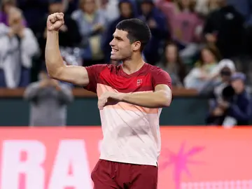 Carlos Alcaraz celebra la victoria ante Cerúndolo en cuartos de final de Indian Wells Carlos Alcaraz celebra la victoria ante Cerúndolo en cuartos de final de Indian Wells