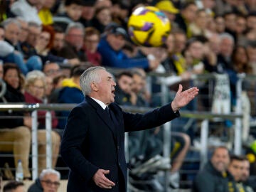 Ancelotti durante el Villarreal-Real Madrid de LaLiga (1-2)