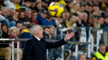 Ancelotti durante el Villarreal-Real Madrid de LaLiga (1-2)