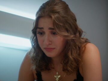 Timur descubre por accidente el embarazo de Seren mientras Bahar la apoya en silencio