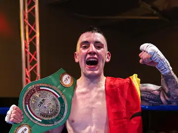 Bruno Macho, el boxeador que guarda su cinturón de Campeón del Mundo en el maletero del coche Bruno Macho, el boxeador que guarda su cinturón de Campeón del Mundo en el maletero del coche