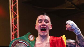 Bruno Macho, el boxeador que guarda su cinturón de Campeón del Mundo en el maletero del coche