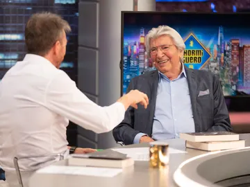 Manuel Alejandro habla de la mujer que le cambió la vida: "Me abrió los ojos para escribir mi primera canción" Manuel Alejandro habla de la mujer que le cambió la vida: "Me abrió los ojos para escribir mi primera canción"