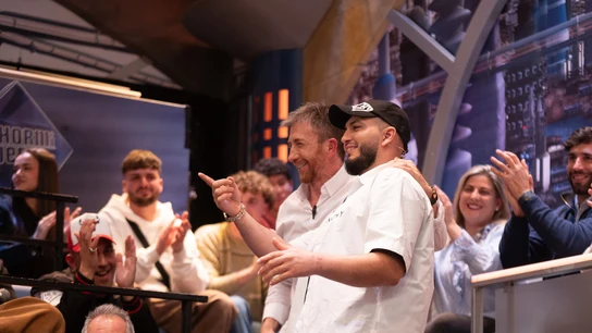 Omar Montes presenta a su familia en El Hormiguero: así son su padre y su hijo Omar Montes presenta a su familia en El Hormiguero: así son su padre y su hijo