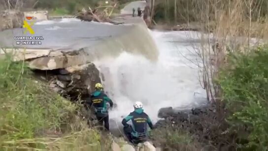 Dispositivo de b&uacute;squeda del motorista que cay&oacute; al r&iacute;o Genal