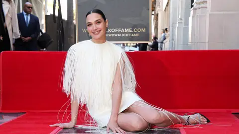 Gal Gadot recibe la actriz su estrella en el Paseo de la Fama de Hollywood Gal Gadot recibe la actriz su estrella en el Paseo de la Fama de Hollywood