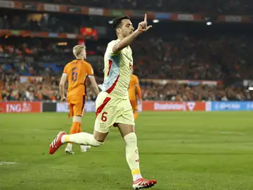 Merino celebra su gol en el descuento Merino celebra su gol en el descuento