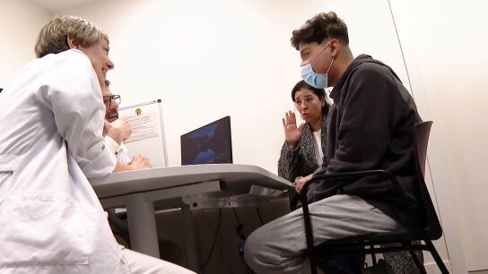 An&aacute;s con sus m&eacute;dicos
