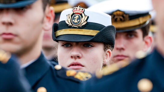 La princesa Leonor con el uniforme de guardiamarina 