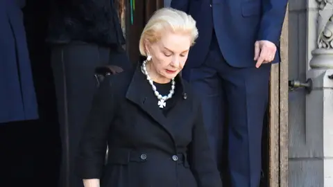 Carolina Herrera en el funeral de su marido en Nueva York Carolina Herrera en el funeral de su marido en Nueva York