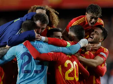 Los jugadores de España celebran la victoria ante Países Bajos en la tanda de penaltis Los jugadores de España celebran la victoria ante Países Bajos en la tanda de penaltis