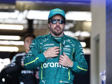 Fernando Alonso durante el GP de China 2025