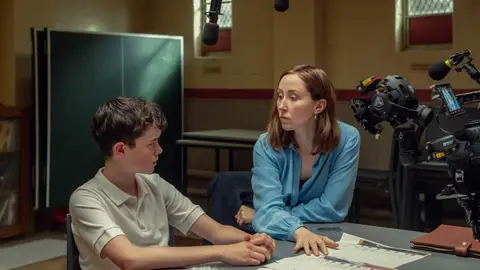 Owen Cooper como Jamie Miller y Erin Doherty como Briony Ariston en Adolescencia Owen Cooper como Jamie Miller y Erin Doherty como Briony Ariston en Adolescencia