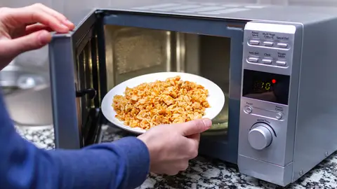 Calentar arroz en el microondas Calentar arroz en el microondas