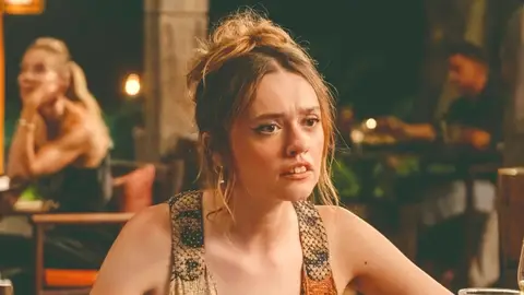 Aimee Lou Wood como Chelsea en The White Lotus 3 Aimee Lou Wood como Chelsea en The White Lotus 3