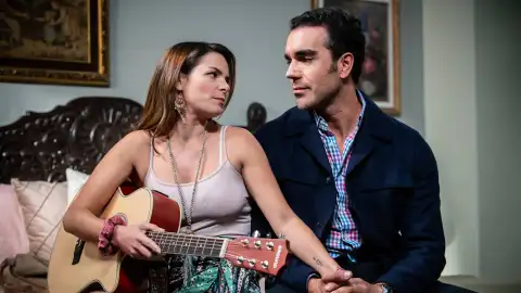 Eternamente amándonos Eternamente amándonos