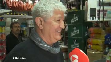 Un hombre encuentra 18.000 euros en un contenedor y los devuelve: el empleado de un bar los tiró por error a la basura