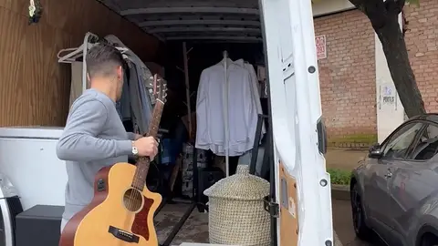 Luitingo recoge sus cosas de casa de Jessica Bueno Luitingo recoge sus cosas de casa de Jessica Bueno