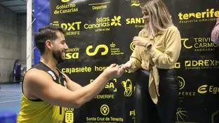 La pedida de mano tras el partido La pedida de mano tras el partido