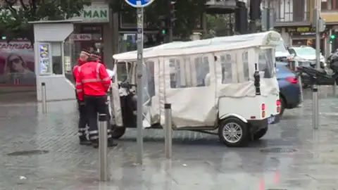 El tuk-tuk se convierte en la nueva atracción turística de las ciudades españolas El tuk-tuk se convierte en la nueva atracción turística de las ciudades españolas