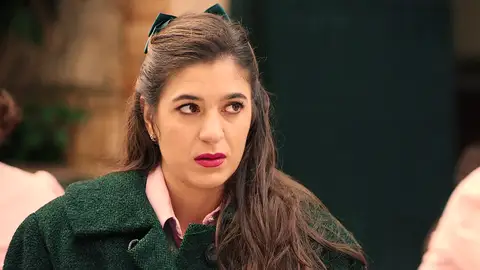 Carmen pone en marcha su idea de venta a domicilio sin el apoyo de sus compañeras de la tienda Carmen pone en marcha su idea de venta a domicilio sin el apoyo de sus compañeras de la tienda