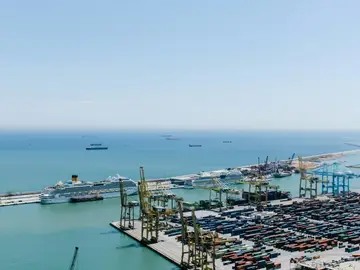 Olas más altas y un mayor nivel del mar: el impacto del cambio climático en los puertos españoles Olas más altas y un mayor nivel del mar: el impacto del cambio climático en los puertos españoles