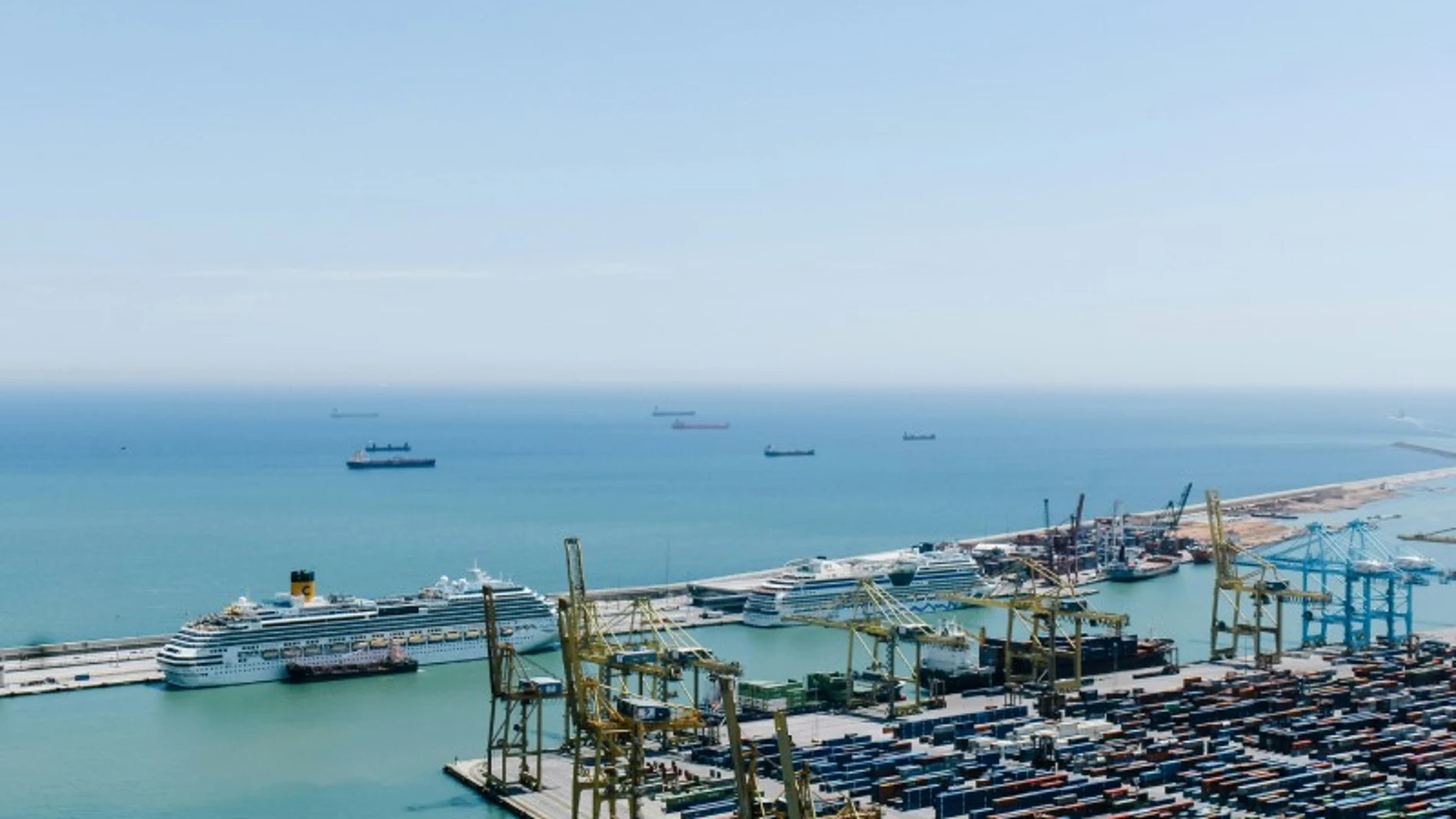 Olas más altas y un mayor nivel del mar: el impacto del cambio climático en los puertos españoles Olas más altas y un mayor nivel del mar: el impacto del cambio climático en los puertos españoles