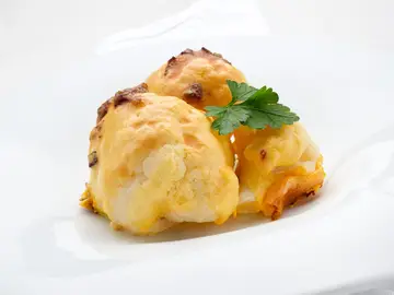 Arguiñano, sobre la receta de coliflor con salsa holandesa de cecina: "Doy fe que está muy bueno, meloso y picantito" Arguiñano, sobre la receta de coliflor con salsa holandesa de cecina: "Doy fe que está muy bueno, meloso y picantito"