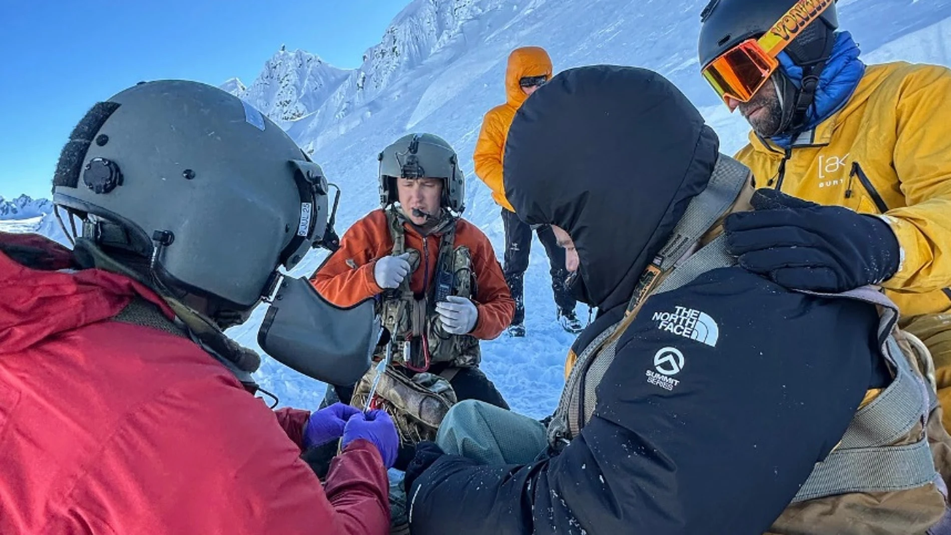 Aymar Navarro, atendido en Alaska Aymar Navarro, atendido en Alaska