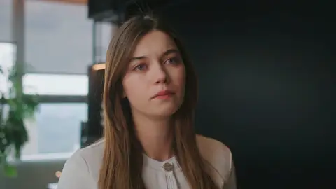 Seyran se enfrenta a Hattuç y le echa en cara todo su dolor Seyran se enfrenta a Hattuç y le echa en cara todo su dolor