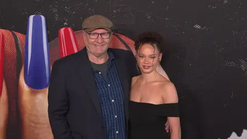 Ed O'Neill junto a su hija mayor Claire Ed O'Neill junto a su hija mayor Claire