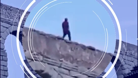 Detenido por pasear por el acueducto de Segovia Detenido por pasear por el acueducto de Segovia