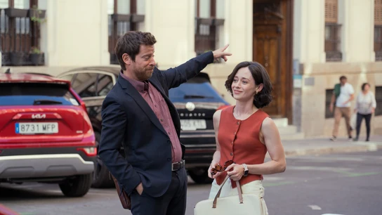 Gabriel se ofrece a ayudar a Amanda con el caso de su hermana Gabriel se ofrece a ayudar a Amanda con el caso de su hermana