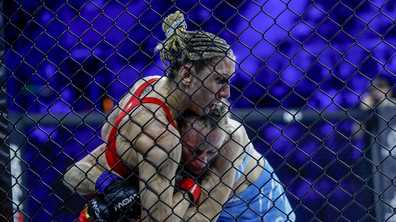 Isabel 'The Iron' Calvo debuta en WOW 17: 