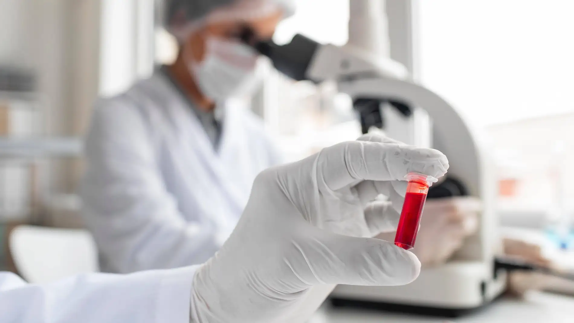 La colonoscopia y el test de sangre en heces son pruebas equivalentes para detectar cancer de colon La colonoscopia y el test de sangre en heces son pruebas equivalentes para detectar cancer de colon