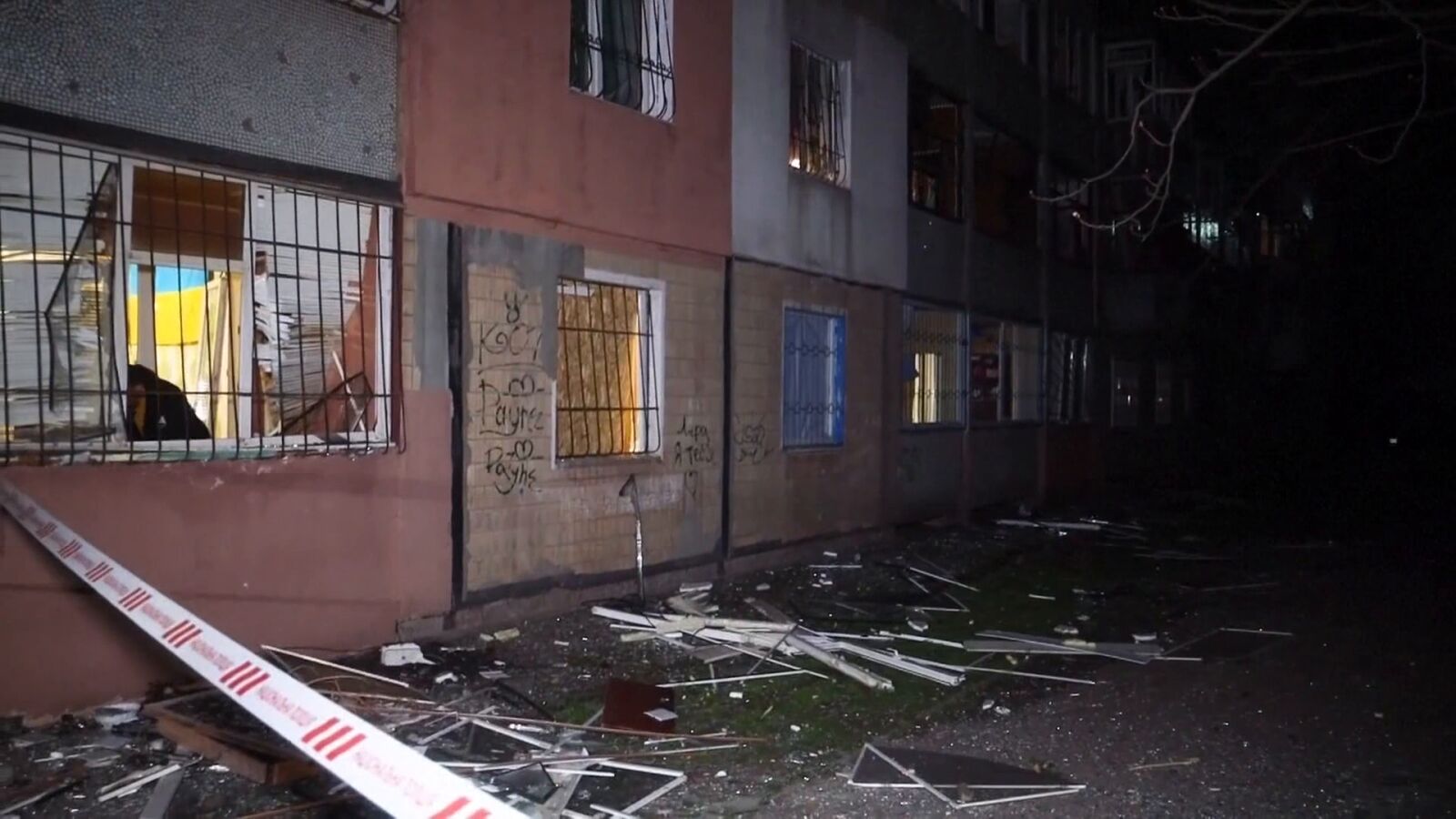 Moscú bombardea la ciudad natal de Zelenski y mata a cerca de 20 personas