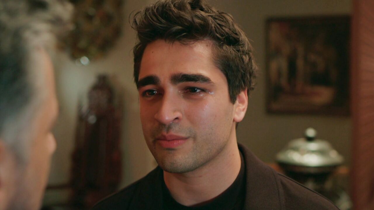 Ferit acusa a su padre de no defenderlo y todo estalla en la mansión ...