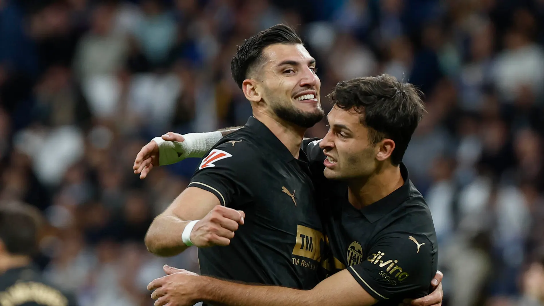 Hugo Duro (d) celebra su gol junto a Rafa Mir Hugo Duro (d) celebra su gol junto a Rafa Mir