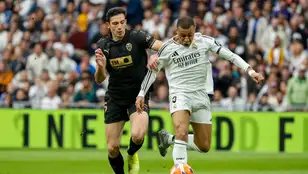 Kylian Mbappé, en acción ante el Valencia