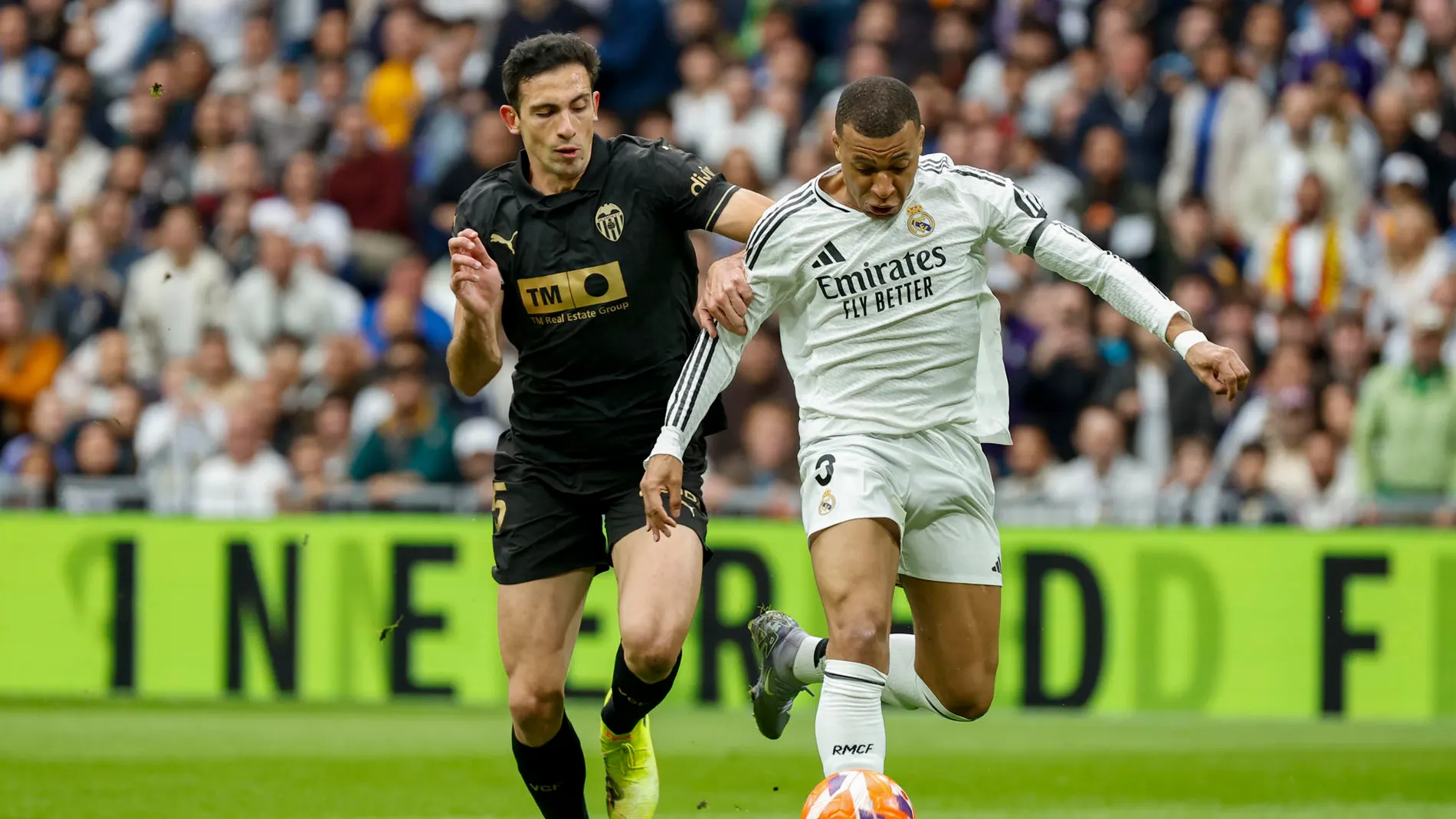 Kylian Mbappé, en acción ante el Valencia Kylian Mbappé, en acción ante el Valencia