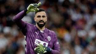 Mamardashvili, durante el partido contra el Real Madrid